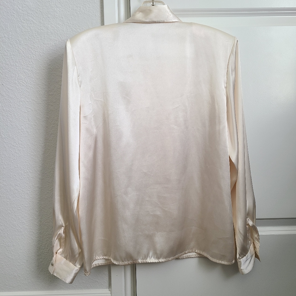 Vintage Karen Scott brand Satin Shirt - Picture 2 of 4